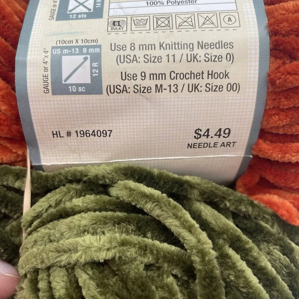 Yarn Bee‎ Velvety Smooth Pumpkin Orange & Green Yarn Skein Lot Of 2 3.5 Oz 80 Yd